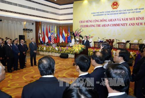 Phát biểu của Thủ tướng tại tiệc mừng Cộng đồng ASEAN và năm mới ảnh 1